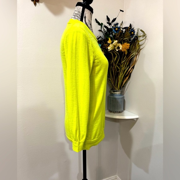 J. Crew Vibrant Yellow 3/4 Sleeve Merino Wool 100% Sweater Size Medium - Picture 2 of 8